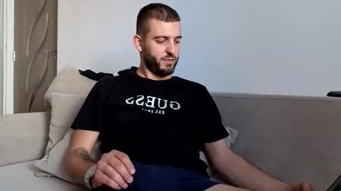 elchapoguzman95 online show from October 29, 2025, 9:55 am