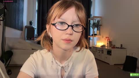 Snapshot of electric_woman chatting on October 28, 2025, 10:52 am Aleksa online show from October 28, 2025, 10:52 am