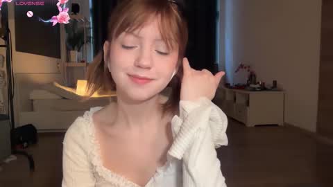 Snapshot of electric_woman chatting on November 11, 2025, 11:43 am Aleksa online show from November 11, 2025, 11:43 am