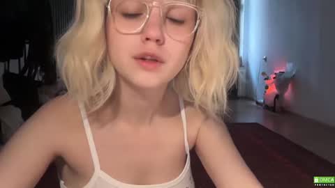 Snapshot of electric_woman chatting on July 21, 2026, 1:57 pm Aleksa online show from July 21, 2026, 1:57 pm
