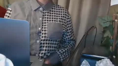 Snapshot of electrocute_me chatting on December 8, 2024, 12:52 pm Julia Follow me on Onlyfansju grosroberts online show from December 8, 2024, 12:52 pm