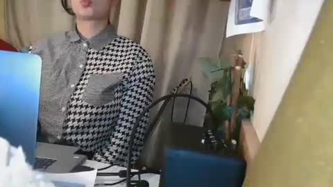Snapshot of electrocute_me chatting on December 8, 2024, 9:41 pm Julia Follow me on Onlyfansju grosroberts online show from December 8, 2024, 9:41 pm