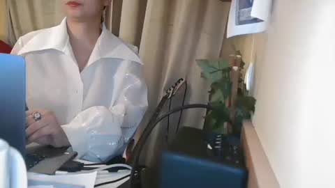 Snapshot of electrocute_me chatting on December 9, 2024, 12:30 pm Julia Follow me on Onlyfansju grosroberts online show from December 9, 2024, 12:30 pm