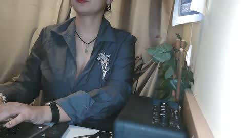 Snapshot of electrocute_me chatting on January 5, 2025, 9:36 pm Julia Follow me on Onlyfansju grosroberts online show from January 5, 2025, 9:36 pm