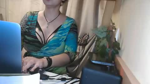 Snapshot of electrocute_me chatting on January 10, 2025, 1:09 pm Julia Follow me on Onlyfansju grosroberts online show from January 10, 2025, 1:09 pm