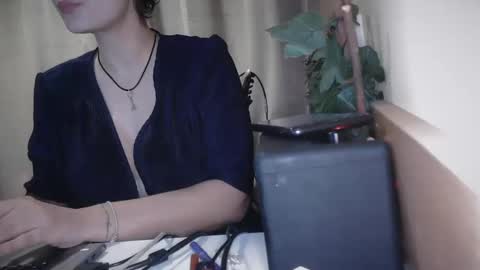 Snapshot of electrocute_me chatting on February 14, 2025, 12:47 pm Julia Follow me on Onlyfansju grosroberts online show from February 14, 2025, 12:47 pm