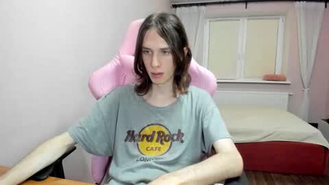 eleganc3 online show from September 10, 2025, 9:37 pm