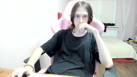 eleganc3 online show from October 13, 2025, 7:25 pm