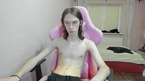 eleganc3 online show from November 10, 2025, 7:57 pm