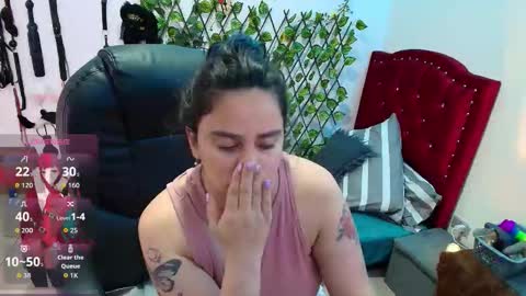 elektra online show from October 31, 2025, 1:23 pm