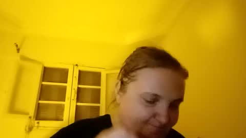 Snapshot of elena2025 chatting on October 3, 2025, 11:35 pm ELENA online show from October 3, 2025, 11:35 pm