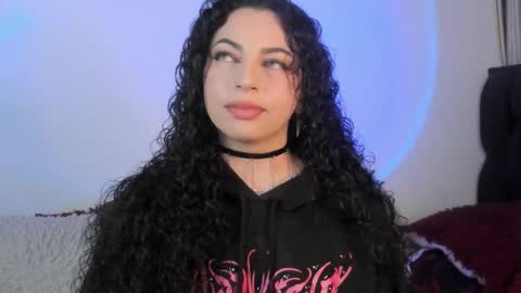 Elena  online show from December 4, 2025, 7:39 am