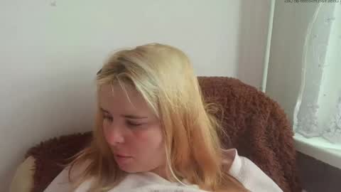Elena online show from May 18, 2026, 3:07 pm