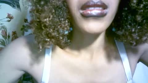 elenah013 online show from December 18, 2025, 7:03 am