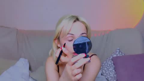 Snapshot of elenamonroe_ chatting on May 2, 2026, 6:29 am elenamonroe_ online show from May 2, 2026, 6:29 am