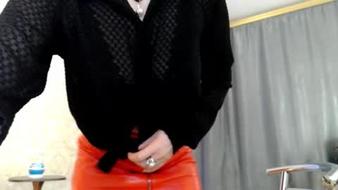 elenaza online show from November 15, 2025, 1:40 pm