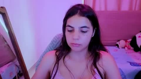 Snapshot of elenna_hotx chatting on June 18, 2026, 7:18 pm agnes online show from June 18, 2026, 7:18 pm