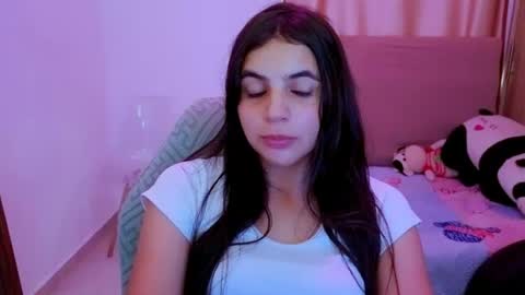 Snapshot of elenna_hotx chatting on June 20, 2026, 5:38 pm agnes online show from June 20, 2026, 5:38 pm