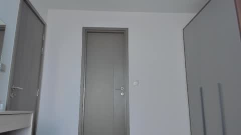 Snapshot of eleonora_linn_ chatting on February 14, 2025, 8:21 am Eleonora online show from February 14, 2025, 8:21 am