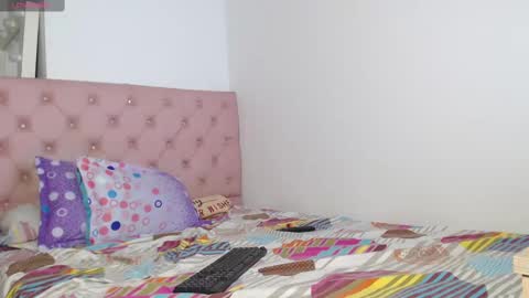 elettra_parisi19 online show from March 8, 2025, 1:17 am