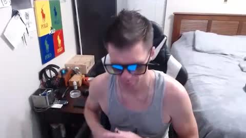 Walker online show from October 14, 2025, 4:02 am