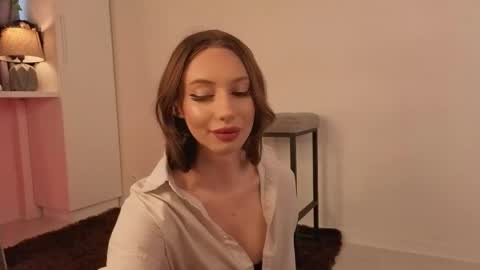 Elfie online show from April 12, 2026, 8:52 am