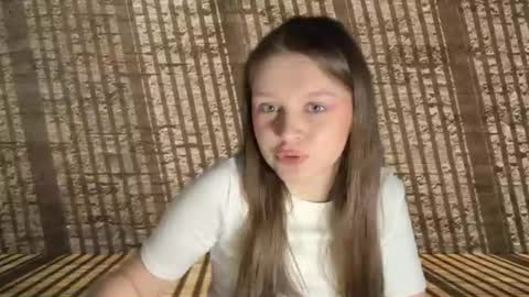 eli_kuper_777 online show from April 19, 2026, 8:33 pm