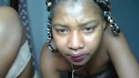 Snapshot of elia011 chatting on January 19, 2025, 7:26 pm elia011 online show from January 19, 2025, 7:26 pm