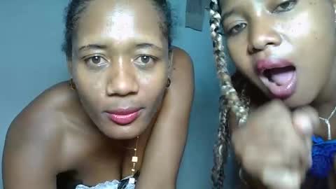 Snapshot of elia011 chatting on January 20, 2025, 10:04 pm elia011 online show from January 20, 2025, 10:04 pm