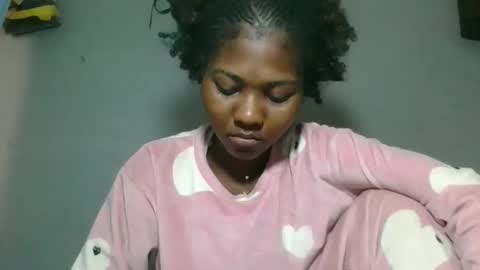 Snapshot of elia011 chatting on October 28, 2025, 5:11 am elia011 online show from October 28, 2025, 5:11 am