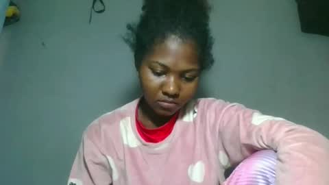 elia011 online show from October 29, 2025, 6:59 am