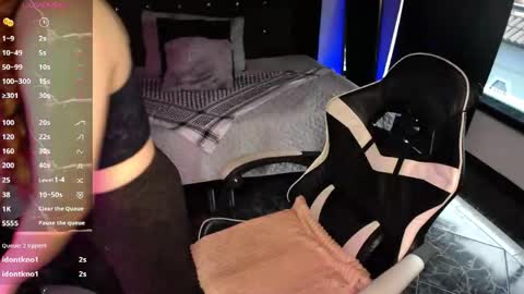eliana_meaw online show from June 4, 2026, 1:06 pm