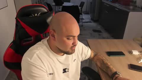 Snapshot of eliancrow chatting on November 25, 2025, 9:59 pm Elian online show from November 25, 2025, 9:59 pm