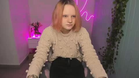 elieiza_xo online show from October 20, 2025, 9:21 am