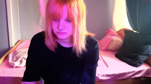 Snapshot of elieiza_xo chatting on May 5, 2026, 9:28 am elieiza_xo online show from May 5, 2026, 9:28 am