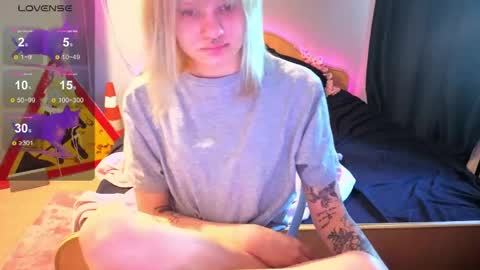 Snapshot of elieiza_xo chatting on May 17, 2026, 9:17 am elieiza_xo online show from May 17, 2026, 9:17 am