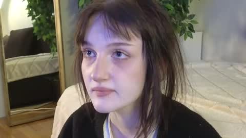 Ellie online show from October 21, 2025, 5:19 am