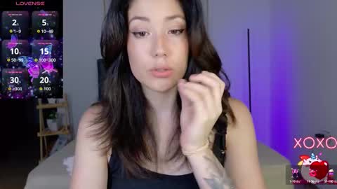 eliiih_ online show from October 3, 2025, 3:36 am