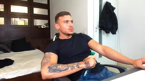 Snapshot of elijahthorne chatting on February 6, 2026, 9:45 am ElijahThorne online show from February 6, 2026, 9:45 am