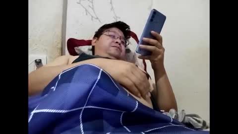 elimposstor online show from December 22, 2025, 2:47 pm