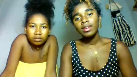 elina981 online show from March 26, 2026, 8:09 am