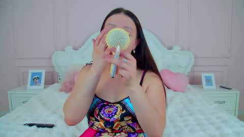 ElinaBellucci online show from April 1, 2026, 4:35 am