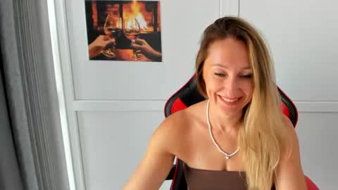Milena online show from August 6, 2026, 6:59 am