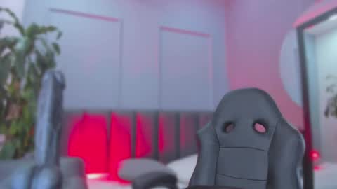 Elisa online show from October 9, 2025, 8:29 pm