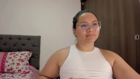 Snapshot of elisa_connors18 chatting on October 2, 2025, 9:22 pm online show from October 2, 2025, 9:22 pm