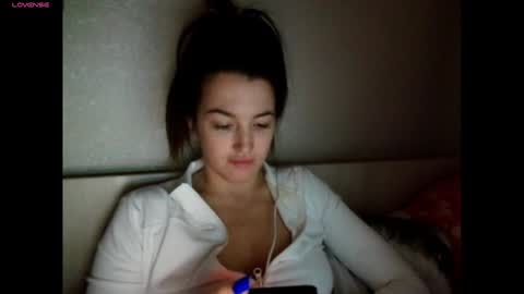 elisa_dove208 online show from November 19, 2025, 3:39 am