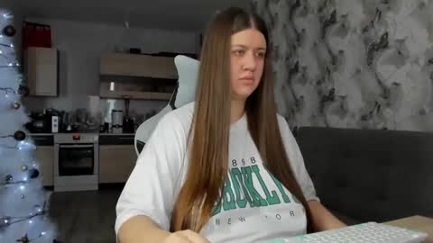 Aletta Oushen online show from December 22, 2025, 9:06 am