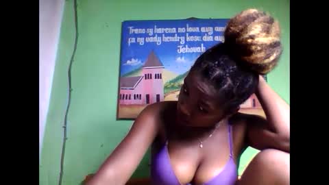 Snapshot of elisabeth2525 chatting on February 12, 2025, 2:35 am elisabeth2525 online show from February 12, 2025, 2:35 am