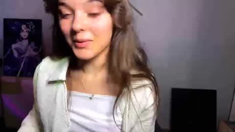 Elin online show from April 22, 2026, 2:18 pm