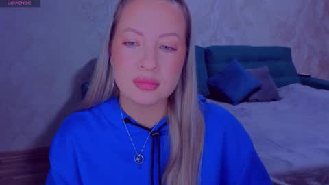 Elisabeth online show from October 13, 2025, 9:04 pm